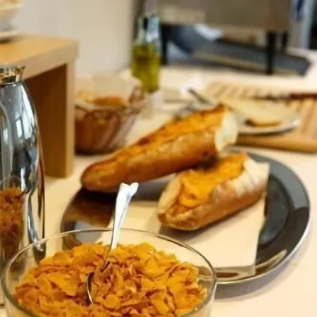 ホテル Aginaga Hotela ウスルビル