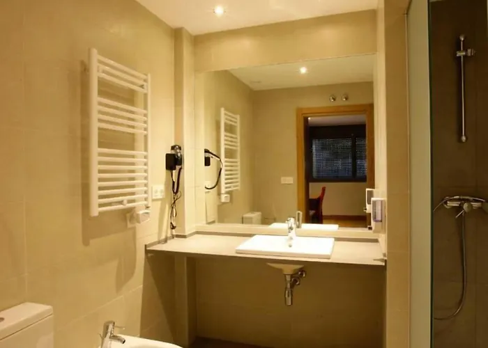 Hotel Aginaga Hotela Usúrbil